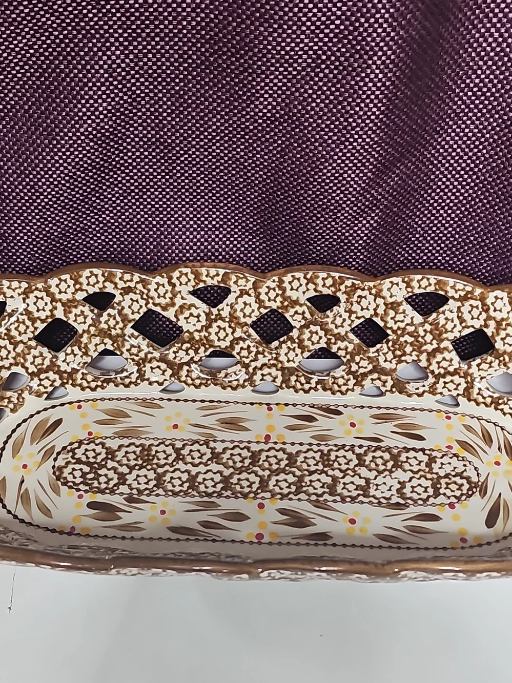 Temp-Tations Plum Oven-to-Table Ceramic Dish with Gold Lattice Trim